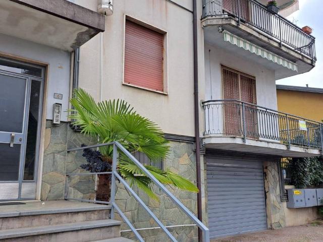 Appartamento in vendita a Castronno, Lombardia