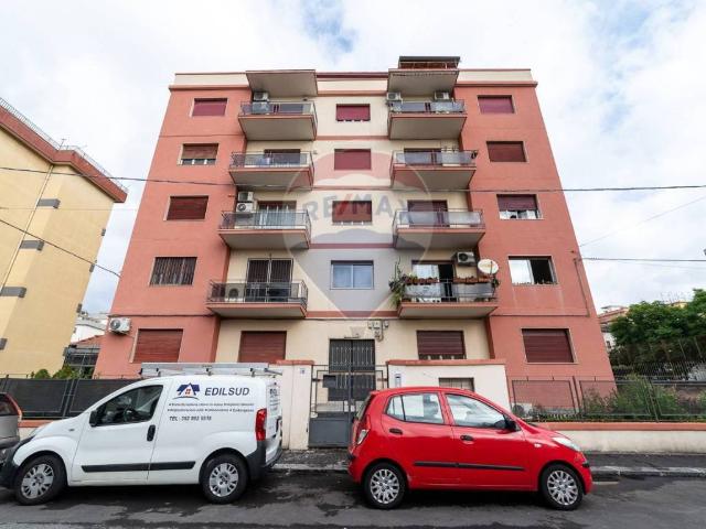 Appartamento in vendita a Picanello-Ognina-Barriera-Canalicchio, Catania