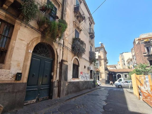 Appartamento in vendita a Centro storico, Catania