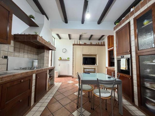 Appartamento in vendita a Rione Sala, Cava De' Tirreni