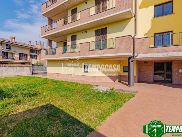 Appartamento in vendita a Cava Manara, Lombardia