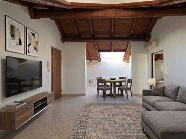 Appartamento in vendita a Cava Manara, Lombardia