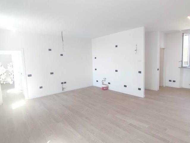 Appartamento in vendita a Cava Manara, Lombardia