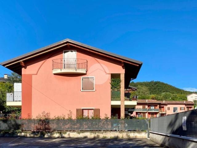 Appartamento in vendita a Cavaion Veronese, Veneto
