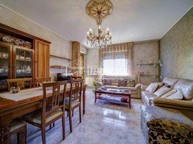 Appartamento in vendita a Cavaria Con Premezzo, Lombardia