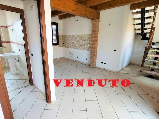 Appartamento in vendita a Cavaria Con Premezzo, Lombardia