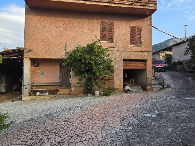 Appartamento in vendita a San Bartolomeo, Roma Capitale