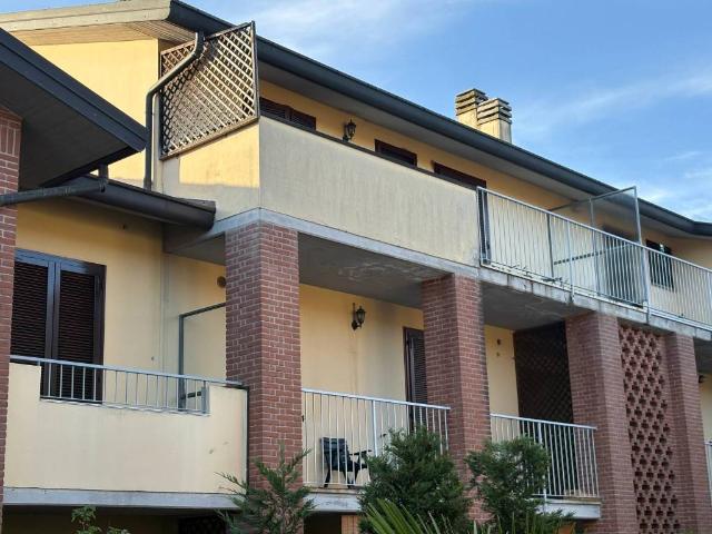 Appartamento in vendita a Cavenago D'adda, Lombardia