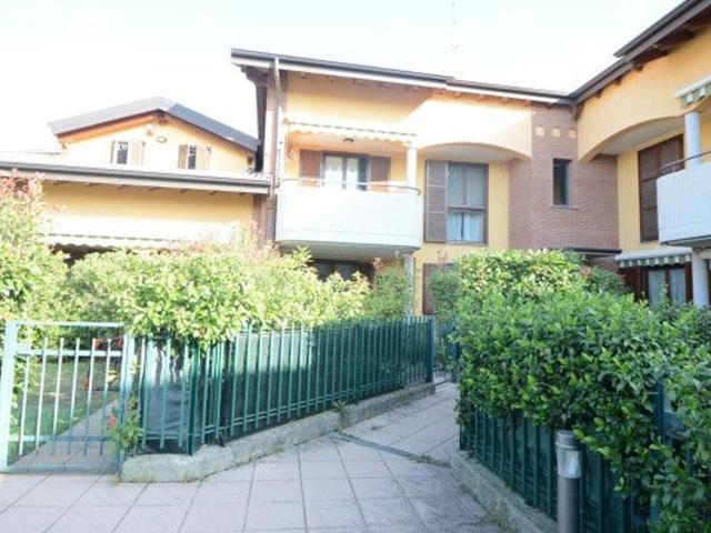 Appartamento in vendita a Cavenago Brianza, Lombardia