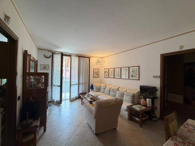 Appartamento in vendita a Cavenago Brianza, Lombardia