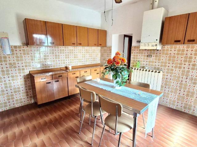 Appartamento in vendita a San Cipriano-Santa Barbara-Cetinale, Montegonzi