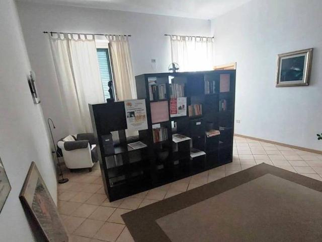 Appartamento in vendita a Cecina, Toscana