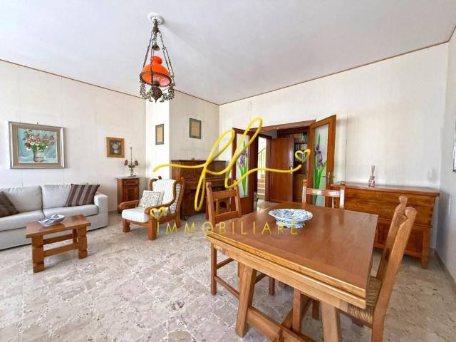 Appartamento in vendita a Cecina, Toscana