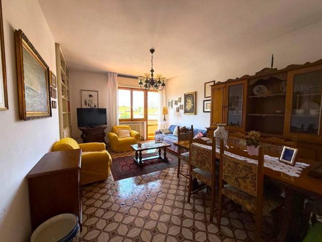 Appartamento in vendita a Cecina, Toscana