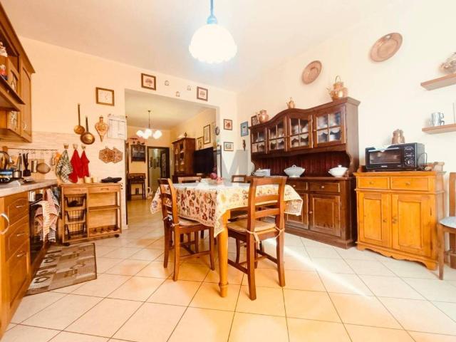 Appartamento in vendita a Cecina, Toscana