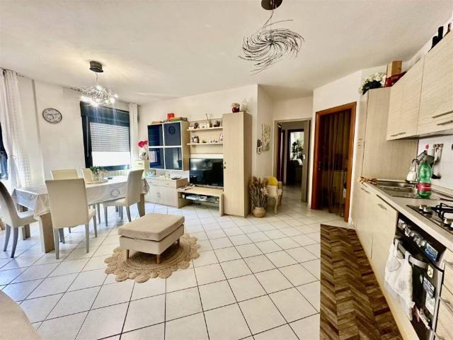 Appartamento in vendita a Cecina, Toscana