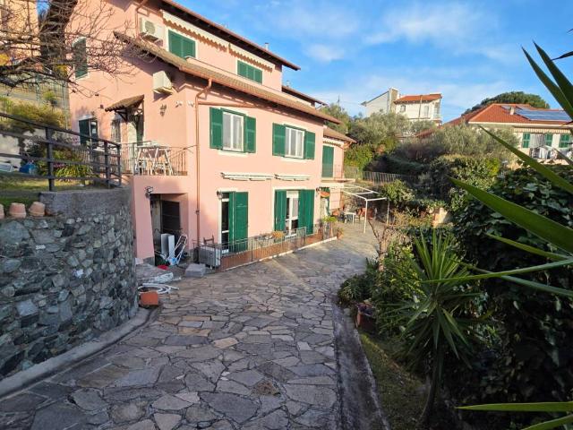 Appartamento in vendita a Celle Ligure, Liguria