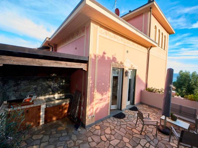 Appartamento in vendita a Piani di Celle, Celle Ligure