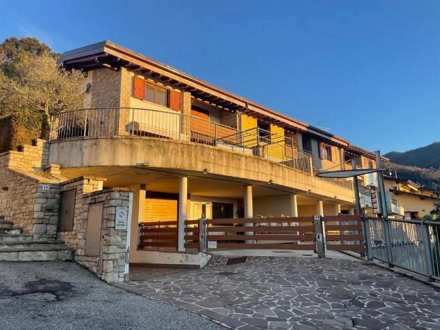 Villa Schiera in vendita a Cenate Sopra, Lombardia