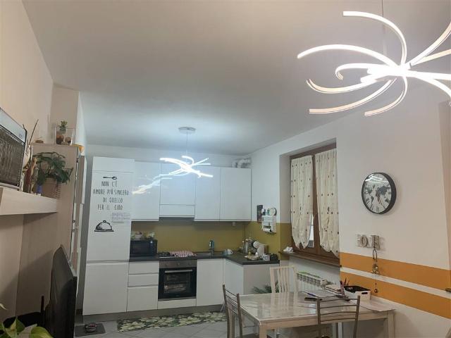 Appartamento in vendita a Cene, Lombardia