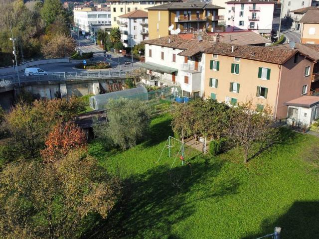 Appartamento in vendita a Cene, Lombardia
