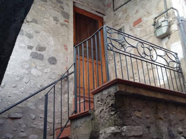 Appartamento in vendita a Ceppaloni, Campania