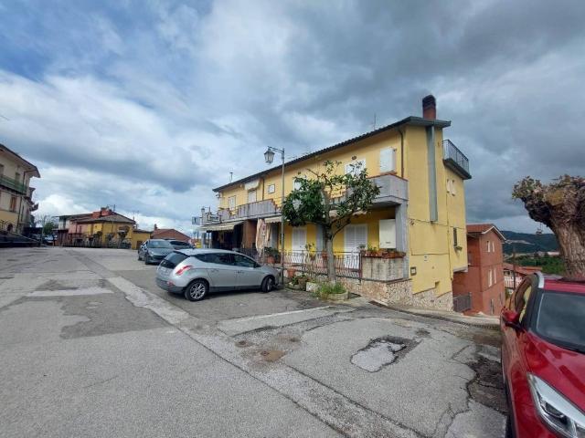 Appartamento in vendita a Ceppaloni, Campania