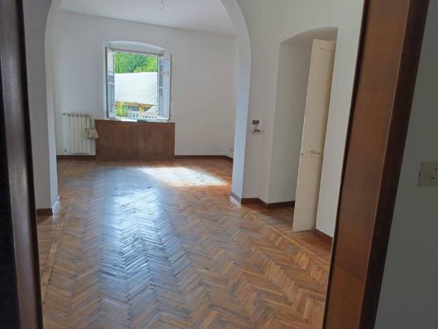 Appartamento in vendita a Ceranesi, Liguria
