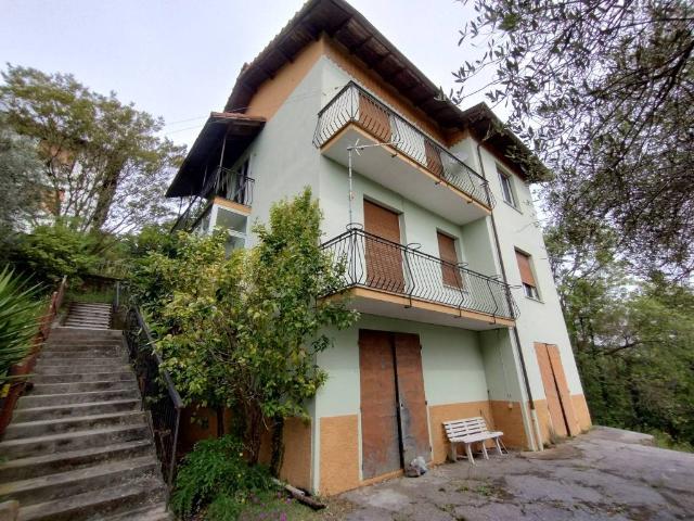 Appartamento in vendita a Ceranesi, Liguria