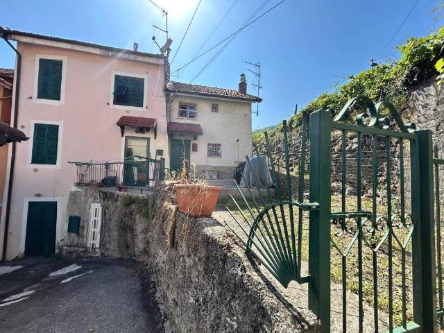 Appartamento in vendita a Ceranesi, Liguria