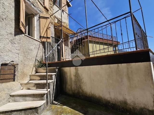 Appartamento in vendita a Baiardo, Liguria