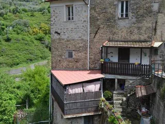 Appartamento in vendita a Baiardo, Liguria