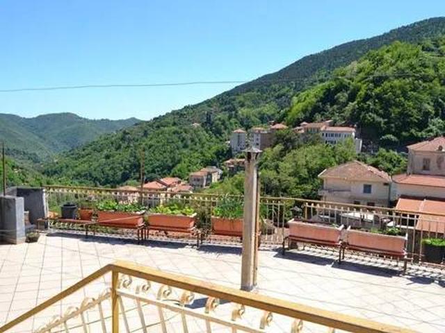 Appartamento in vendita a Baiardo, Liguria