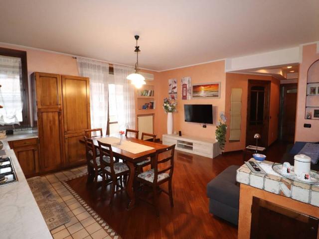Appartamento in vendita a Ceriano Laghetto, Lombardia