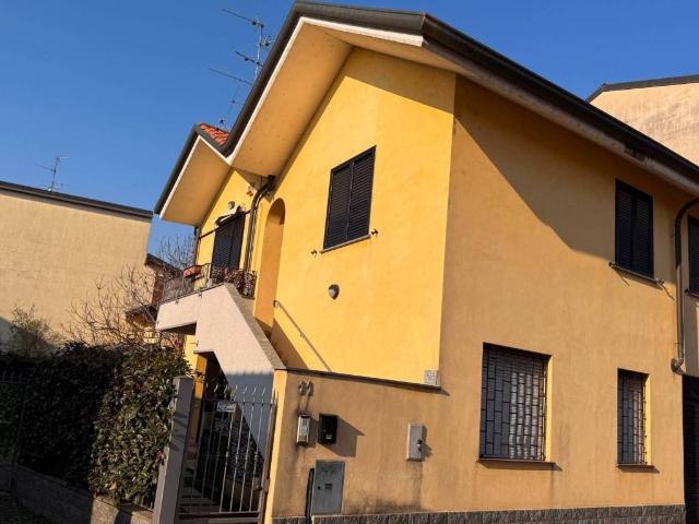 Appartamento in vendita a Ceriano Laghetto, Lombardia