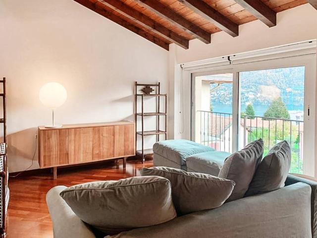 Appartamento in vendita a Piazza Santo Stefano, Cernobbio