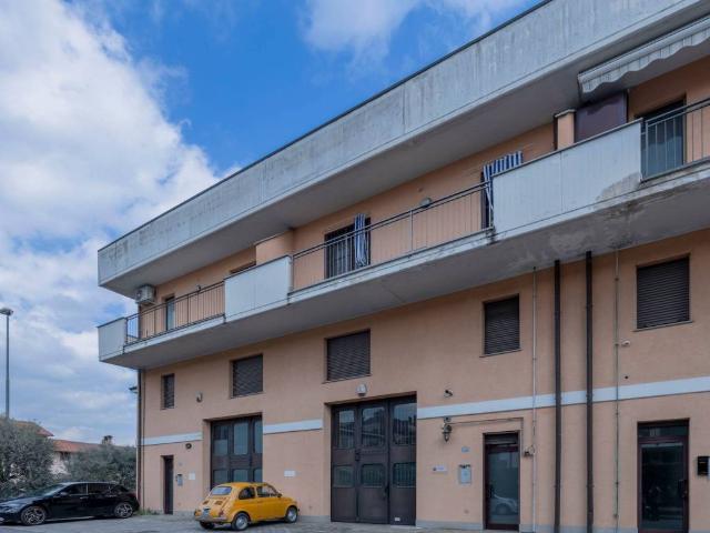 Appartamento in vendita a Cernusco Sul Naviglio, Lombardia
