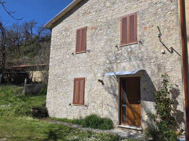 Appartamento in vendita a Cerreto Di Spoleto, Umbria