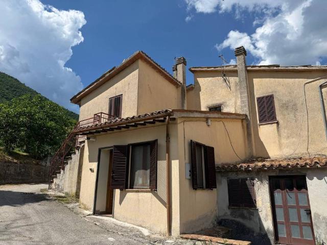 Appartamento in vendita a Cerreto Di Spoleto, Umbria