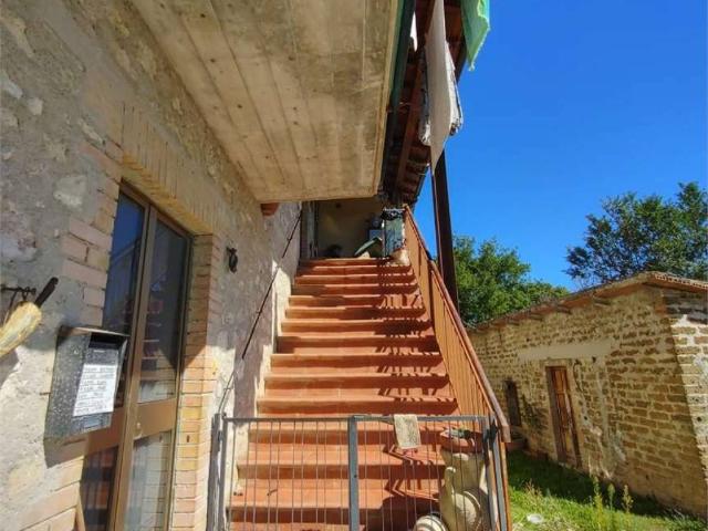 Appartamento in vendita a Cerreto Di Spoleto, Umbria