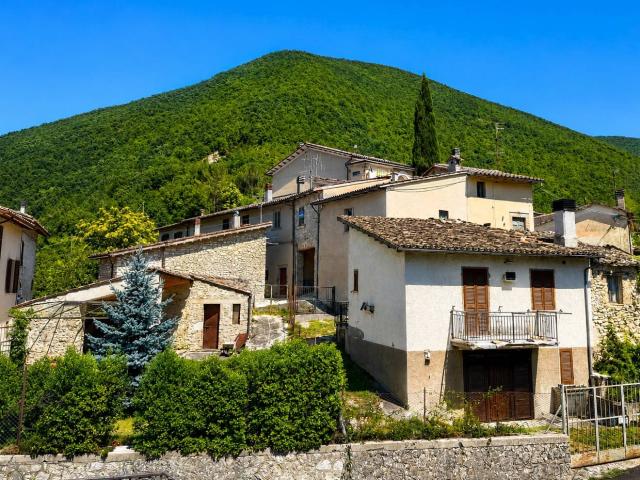Appartamento in vendita a Cerreto Di Spoleto, Umbria