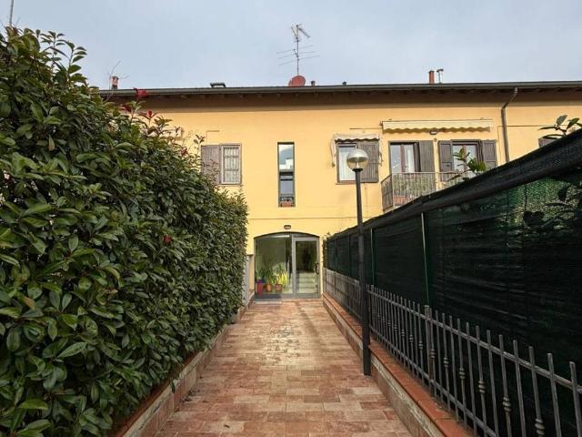 Appartamento in vendita a Cerro Al Lambro, Lombardia