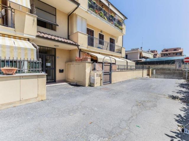 Appartamento in vendita a Poggio dell'Asino, Roma Capitale
