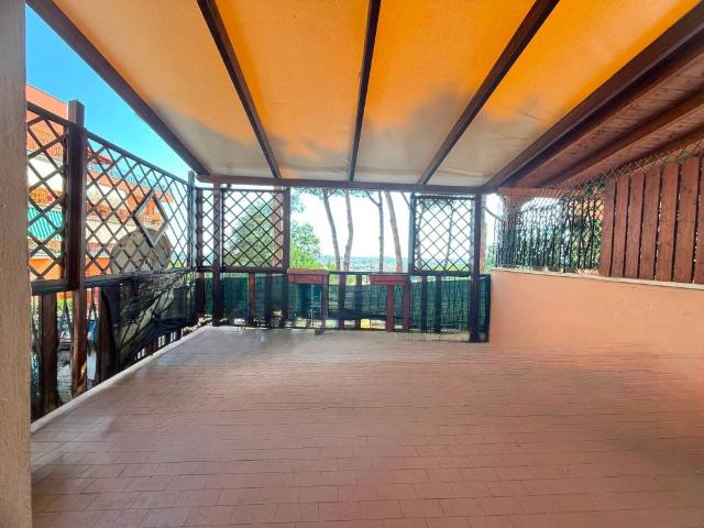 Appartamento in vendita a Poggio dell'Asino, Roma Capitale