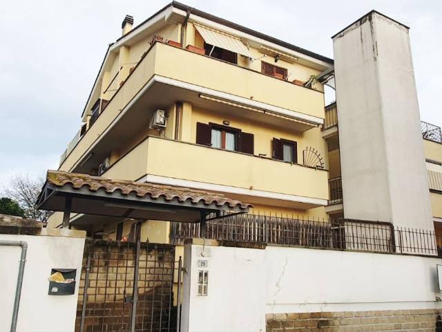 Appartamento in vendita a Poggio dell'Asino, Roma Capitale