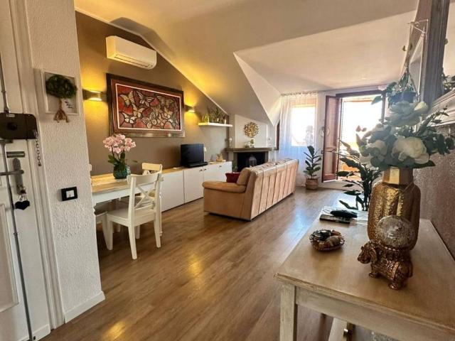 Appartamento in vendita a Poggio dell'Asino, Roma Capitale
