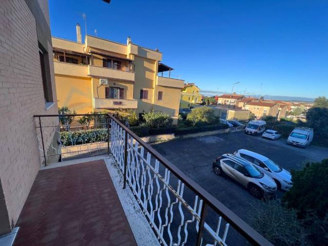 Appartamento in vendita a Poggio dell'Asino, Roma Capitale