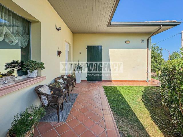 Villa Indipendente in vendita a Castiglione di Cervia, Cervia