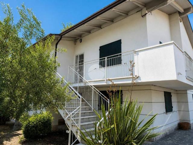 Villa Indipendente in vendita a Cervia, Reggio Emilia