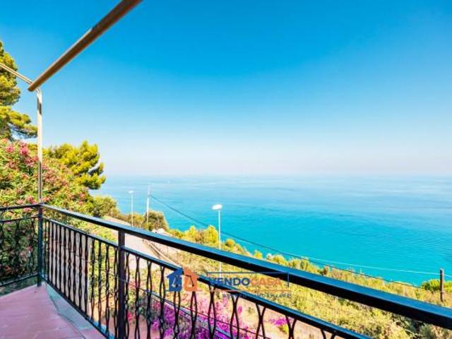 Appartamento in vendita a Capo Mimosa, Cervo